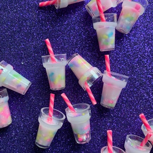 8pc. Résine de lait de fraise, donc Kawaii! Cabochon, Flatback, Charme, Charme Slime, Bow Center