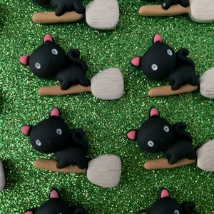 10pc Black Cat on a Broom, Witch&#39;s Cat, Resin Cabochon, Flatback, Charm, Flat Back, Halloween, Halloween Party