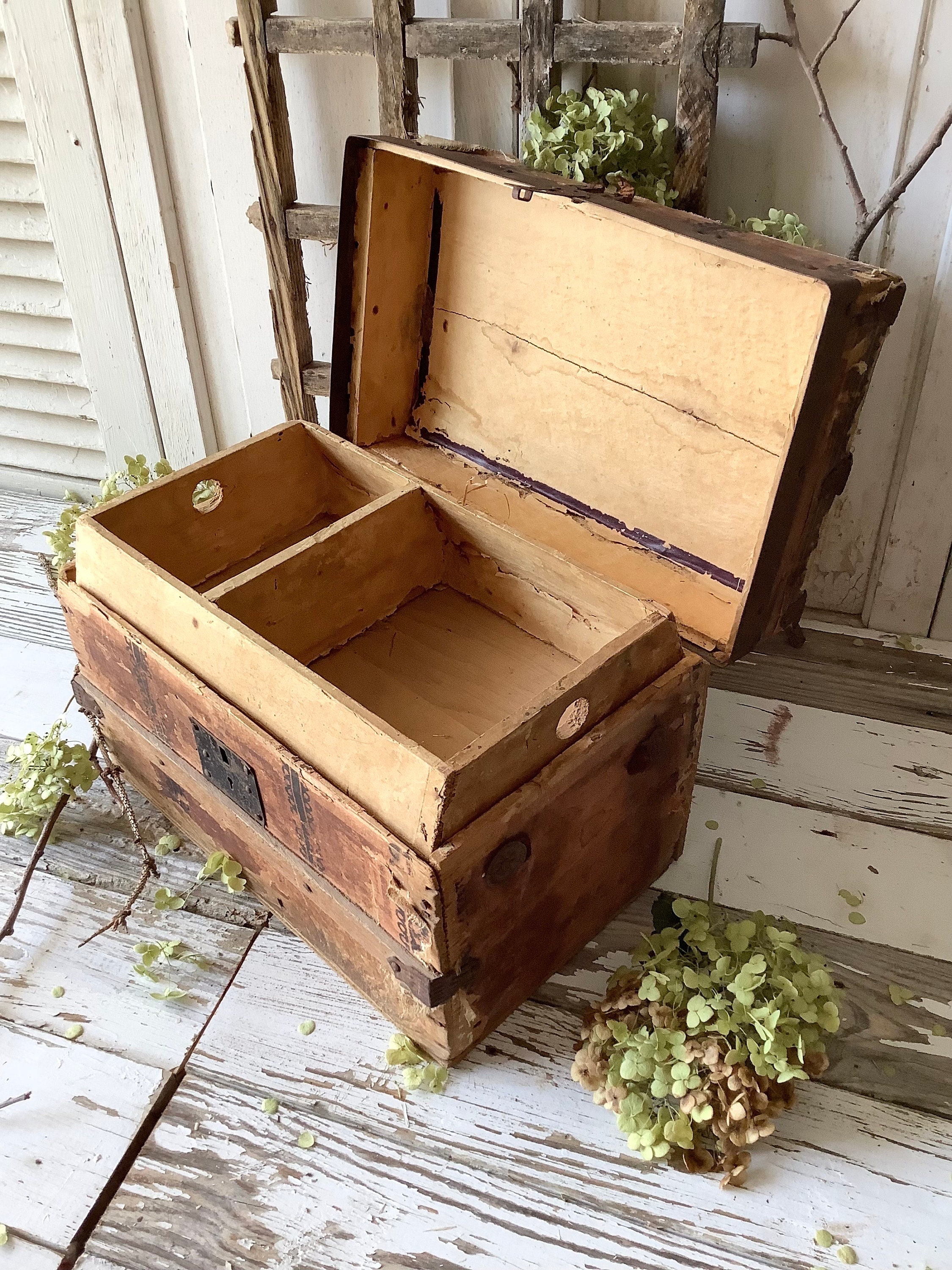 Trunk Vintage Military Foot Locker Storage Rustic Steamer Coffee Table Hope  Chest Blanket Bench Wood Bohemian Boho Chic Cottage Primitive