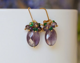 Amethyst Ohrringe mit grünen Achaten und Kristallen