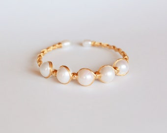 Big pearls bracelet