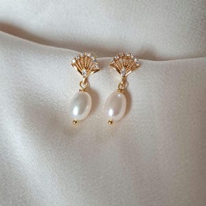 Romantische Vintagestyle-Ohrringe mit Zirkonia & Naturperle – 14K vergoldet image 1