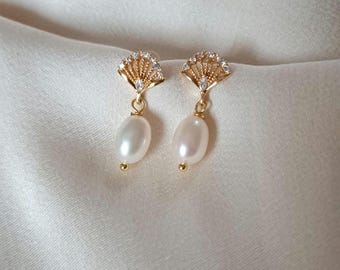 Romantische Vintagestyle-Ohrringe mit Zirkonia & Naturperle – 14K vergoldet