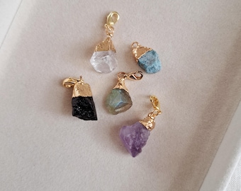 Wechselbare Stein-Charms zum Kombinieren – Amethyst, Quarz, Labradorit & Schwarzer Turmalin | Stein Anhänger Paperclip-Ketten und Armbänder
