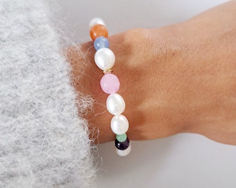 Pulsera con perlas naturales y piedras