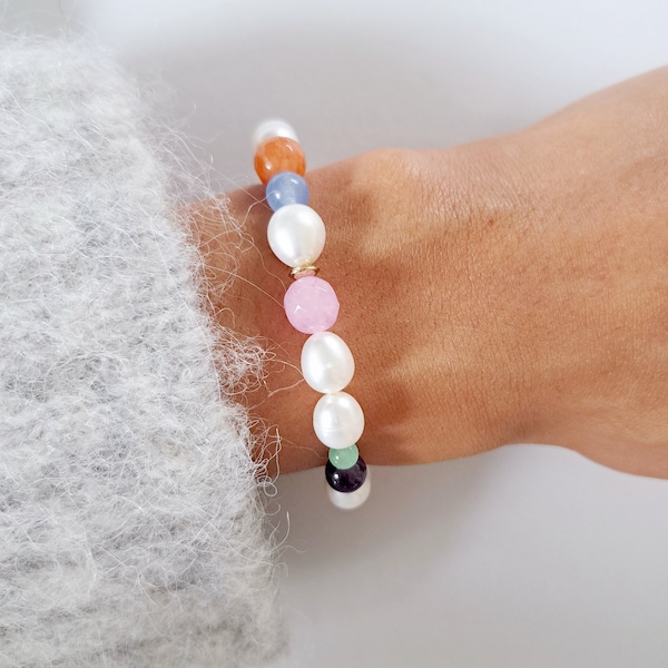 Pulsera con perlas naturales y piedras