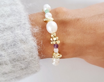 Pearls and stones bracelet