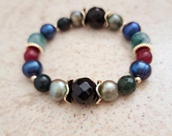 Bracelet with agate, stones and pearls