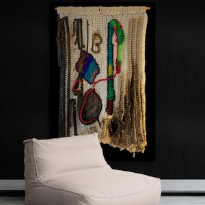 Arte de graffiti abstracto, escultura contemporánea de gran tamaño, arte textil, arte de crochet.