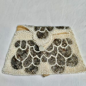 Vintage 1920s French art deco beaded bag. One for the collectors. Exceptional condition. Silk lined. Flapper purse, 20s purse.