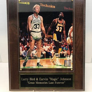 Larry Bird Magic Johnson Boston Celtics Los Angeles Lakers *LICENCIADO* 12x15 Placa de nogal Caja de regalo Envíos 2-3 días Correo prioritario