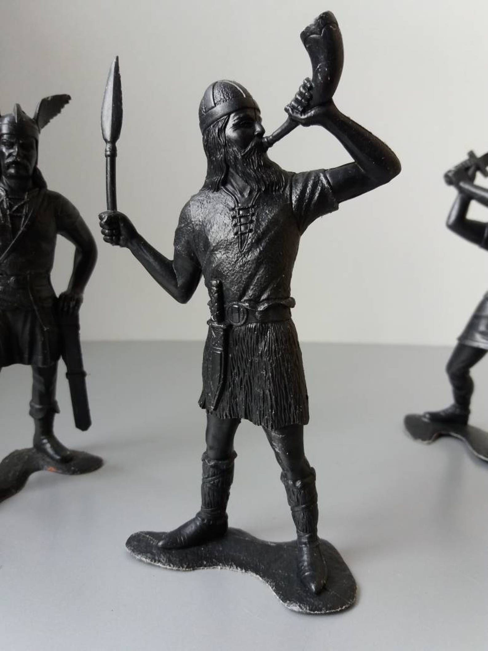 Set of 3 Vikings Vintage Plastic Toy Soldiers Medieval Vikings Etsy