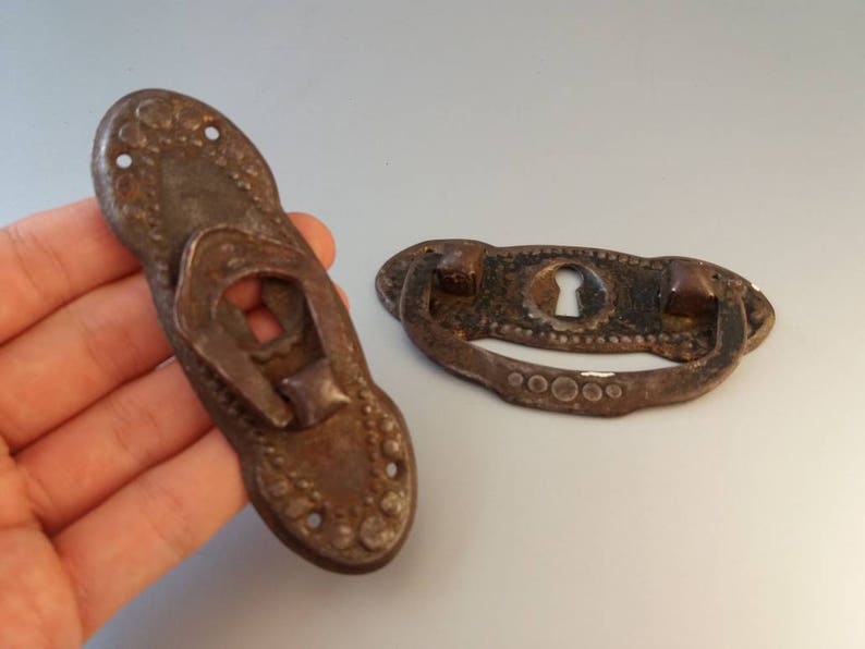 Vintage Cabinet Handles Set of 2 Bronze Drawer Pulls Vintage Handles Hardware Salvage Shabby Cottage Bronze Tone Drawer Pulls Drawer Handle