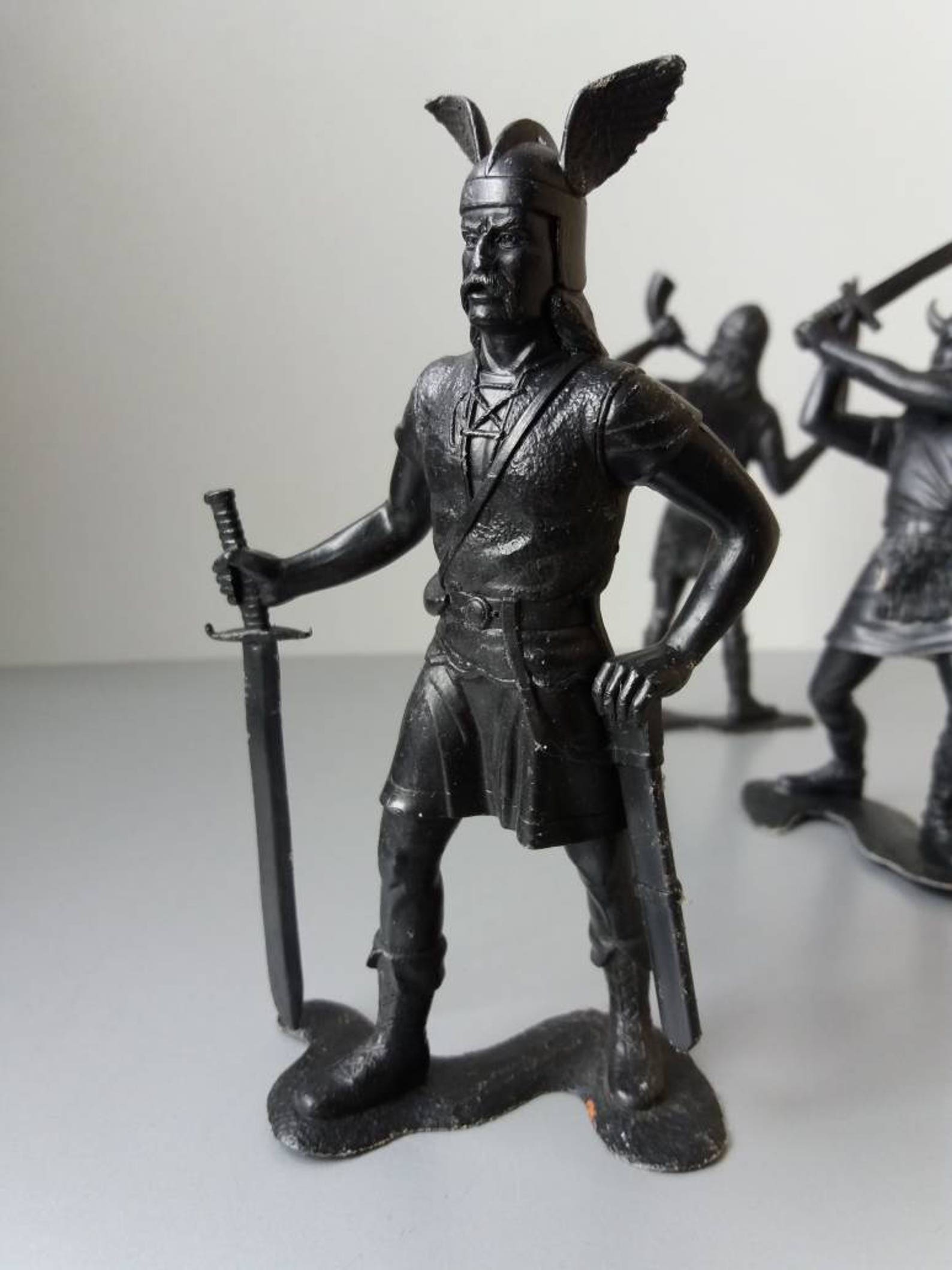 Set of 3 Vikings Vintage Plastic Toy Soldiers Medieval Vikings Etsy