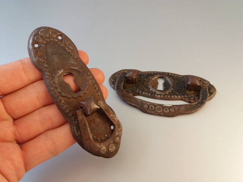 Vintage Cabinet Handles Set of 2 Bronze Drawer Pulls Vintage Handles Hardware Salvage Shabby Cottage Bronze Tone Drawer Pulls Drawer Handle