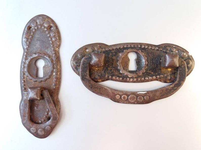 Vintage Cabinet Handles Set of 2 Bronze Drawer Pulls Vintage Handles Hardware Salvage Shabby Cottage Bronze Tone Drawer Pulls Drawer Handle