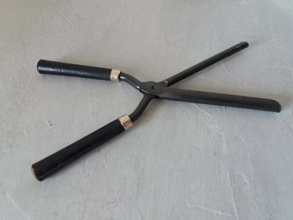 old fashioned curling iron