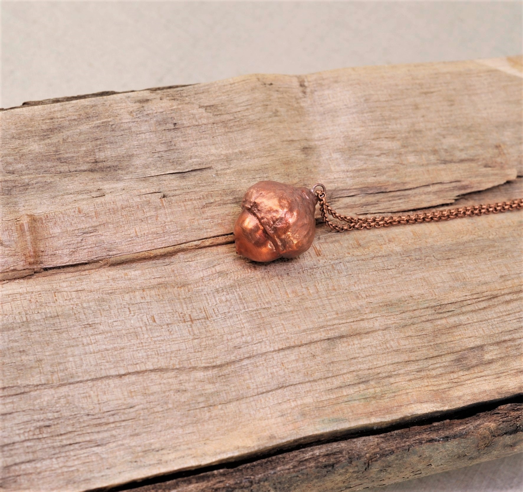 Colgante de collar de cobre electroformado Bellota -  Italia