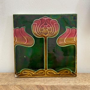 Antique Art Nouveau Tile – Stylised Tulip Design c.1900
