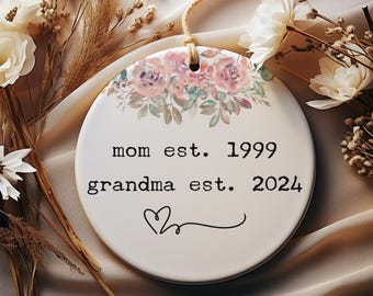 Mom to Grandma Ornament Gift, Pregnancy Announcement to Grandparents, Mother's Day Gift, Personalized New Grandma Gift, First time Grandma