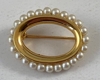 Napier Faux Pearl Pin / Brooch - Gold-Tone Open Oval - Sweet and Petite!