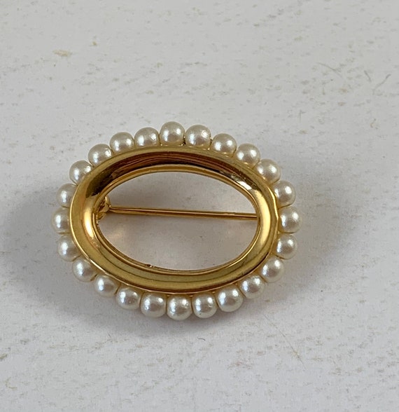 Napier Faux Pearl Pin / Brooch - Gold-Tone Open O… - image 1