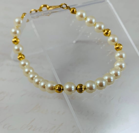 Avon pearl bracelet deals