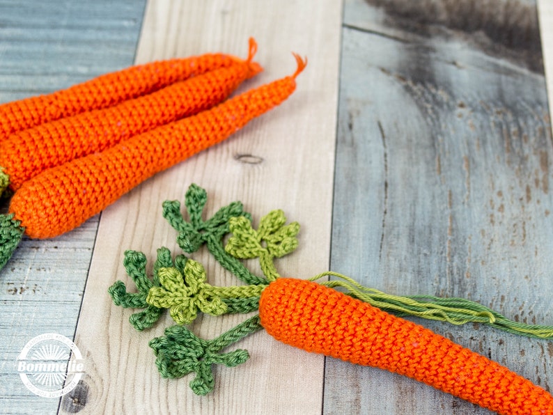 kaufladen Kinder Spielzeug Amigurumi Montessori Karotte haekeln Geschenk Bommelie DE Anleitung deutsch