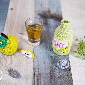 DE Anleitung - Apfelsaft Flasche öffenbar mit Apfel - Babyrassel - Geschenk, Amigurumi, Kinder, Spielzeug, Montessori, haekeln (deutsch)