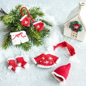 Christmas elves clothing and elves decorations (German)