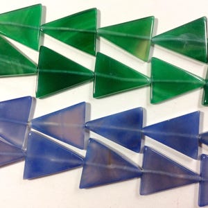 Green Agate OR Blue Agate, gemstone, 28X32mm Pyramid. 2mm hole, Sold per Lot(5pcs) or per Strand(13.5&quot;).