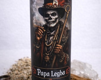 La sacerdotisa vudú arregló la vela ritual Papa Legba