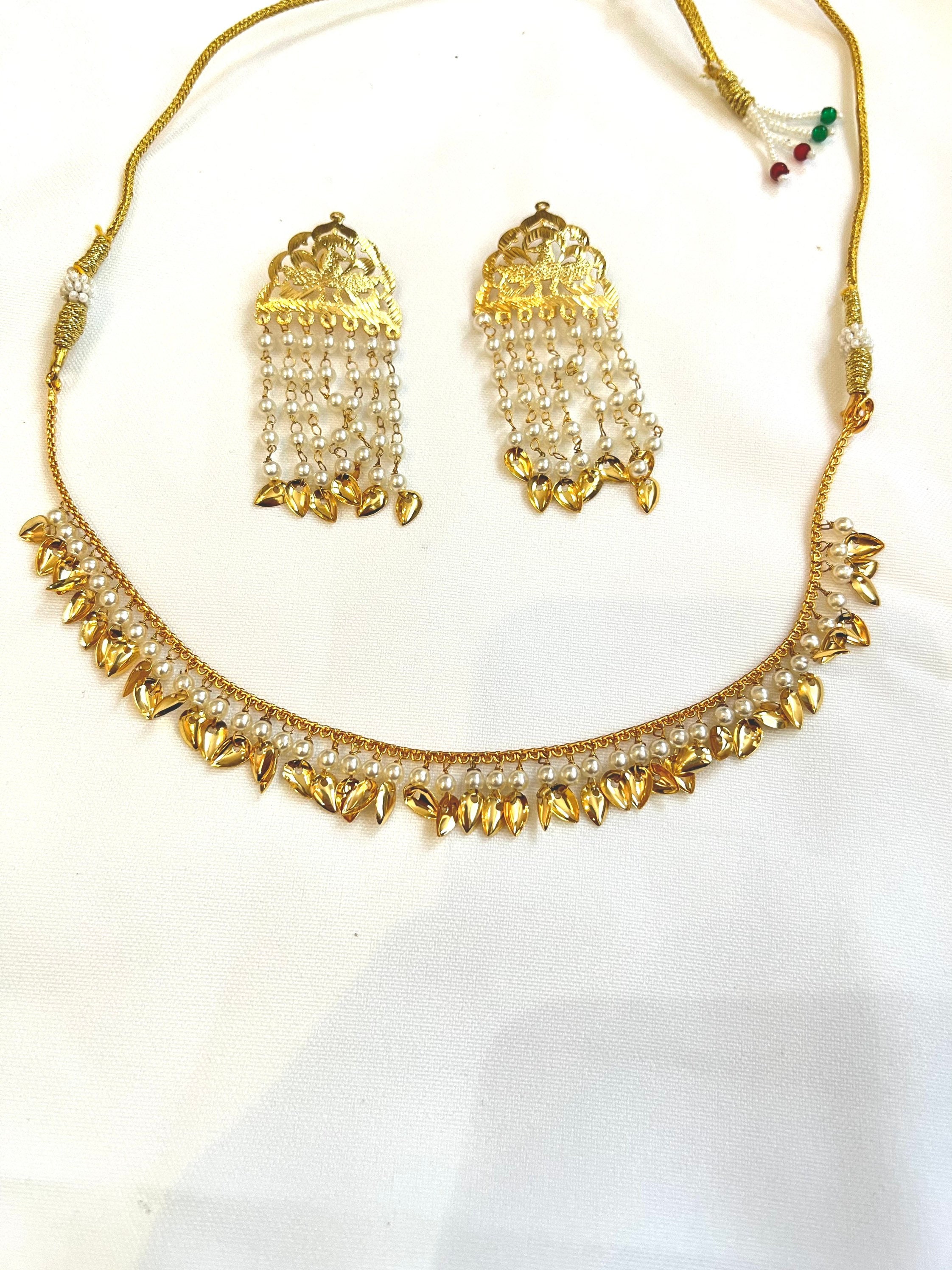 Buy Elegant Stylish Punjabi Peepal Patti Earrings Online - Get 70% Off