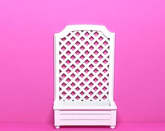 Dollhouse Miniature White Planter With Trellis.  1:12 Scale