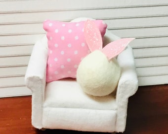 Dollhouse Miniature Easter Pillow Set.   1:12 Scale