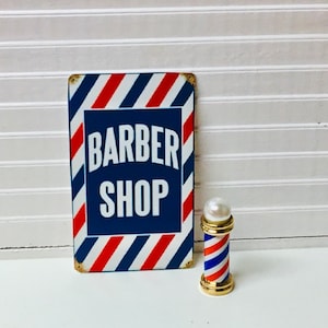 Letrero de barbería o poste de barbería en miniatura para casa de muñecas
