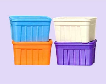 Cajas de almacenamiento para miniaturas de casa de muñecas con tapa extraíble. Colores a elegir. Escala 1:12.
