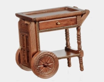 Miniatura para casa de muñecas, carrito de té rodante de madera de nogal. Escala 1:12.
