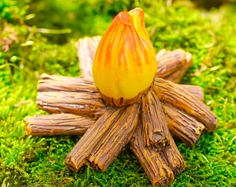 Dollhouse Miniature, Fairy Garden Miniature Logs with Fire, Fire Pit. 1:12 Scale