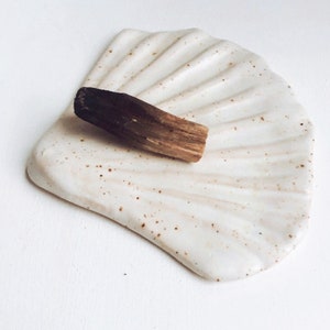 ceramic shell, incense holder, incense burner, mermaid accessory, Palo Santo holder, jewelry dish, meditation, housewarming gift, pottery Ivory