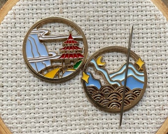 Pagode-naald minder - gegolfde naald-minder - pagode kruissteek - gegolfde kruissteek - Japanse kruissteek - maan-naald minder sterren