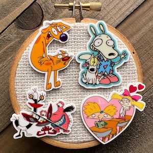 90s Cartoon Needle minder - SUA ESCOLHA - 90s Cartoon Cross Stitch - Retro Needle Minder - 90s Cross Stitch - Cachorro engraçado de ponto cruz para TV