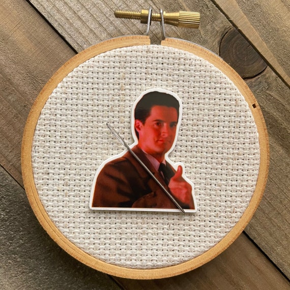 Special Agent Needle Minder - 90s Needle Minder - TV Show Needle Minder - 90s Cross Stitch - Thumbs Up Needle Minder - Tv Show Cross Stitch
