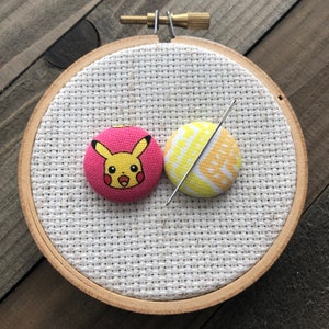 Kawaii Needle Minder SET - Reversible Needle Minder - Kawaii Kreuzstich Magnet - Pikachu Needle Minder -Pikachu Kreuzstich Nadel Magnet