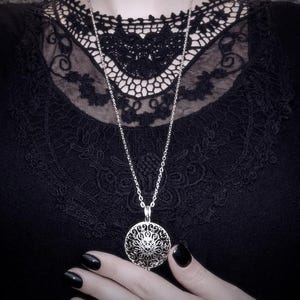 Gothic Perfume Locket - 5 Felt Pads Included - Scent Locket - Diffuser - Unique