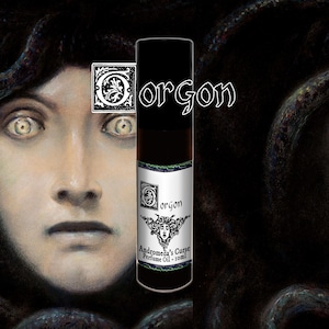Gorgon - Violetas, Ciruelas, Almizcle - Aceite de perfume en roll-on - Vegano y libre de crueldad animal - Colección Bestiario Parte II