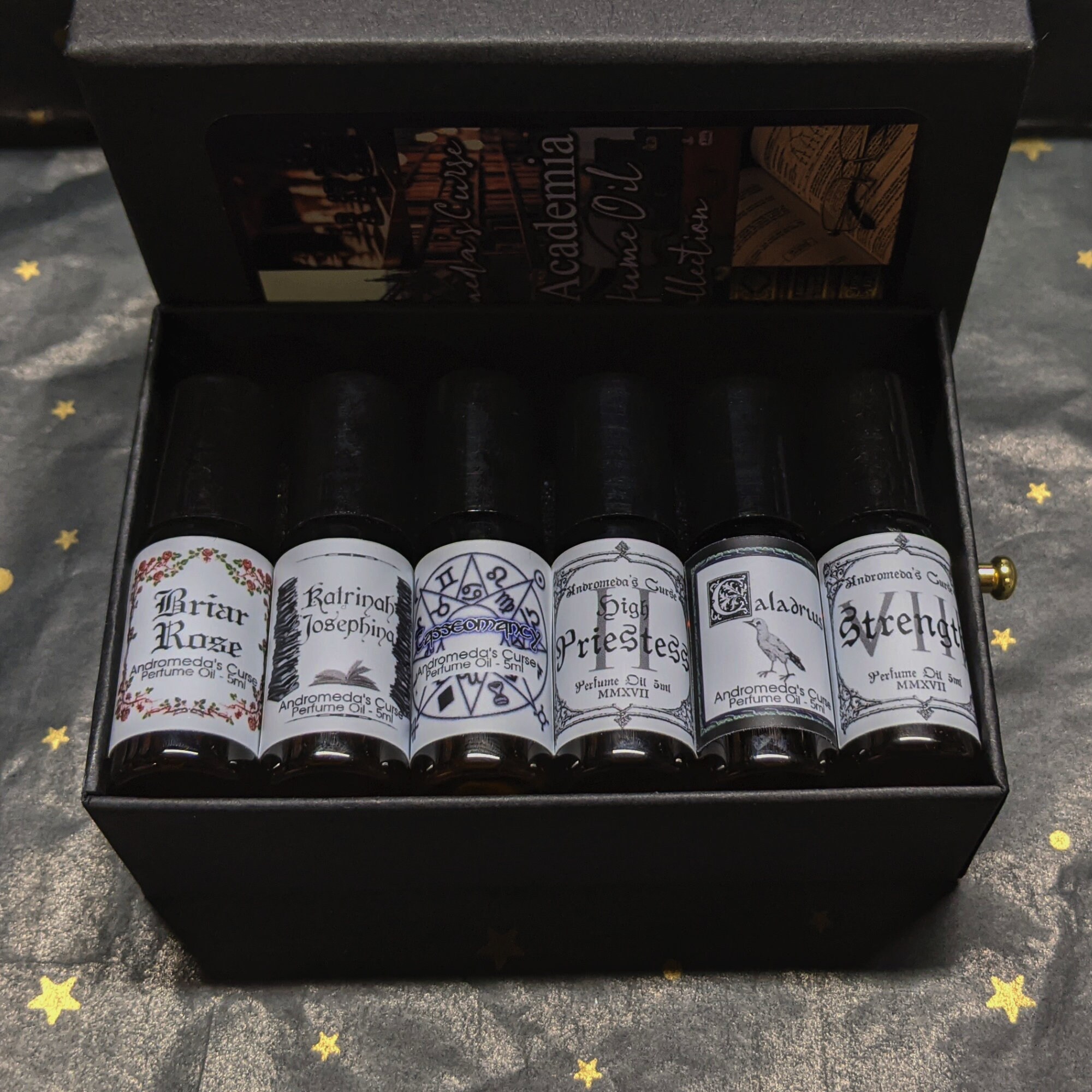 Dark Academia Gift Box - Rollerball Perfume Oil - Vegan & Cruelty Free ...