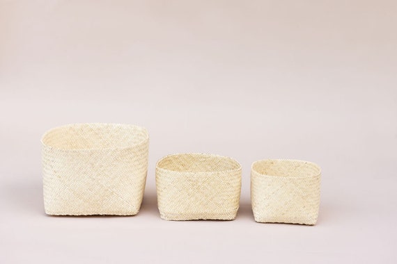 Cesto portaoggetti intrecciato a mano in stile Senegal: contenitore intrecciato naturale con coperchio – Arredamento moderno africano per la casa - Italia