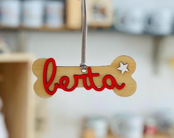 PERSONALIZED CHRISTMAS DECORATION FOR DOGS, wooden bone with name and star for tree.