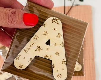 Personalized wooden magnetic place card